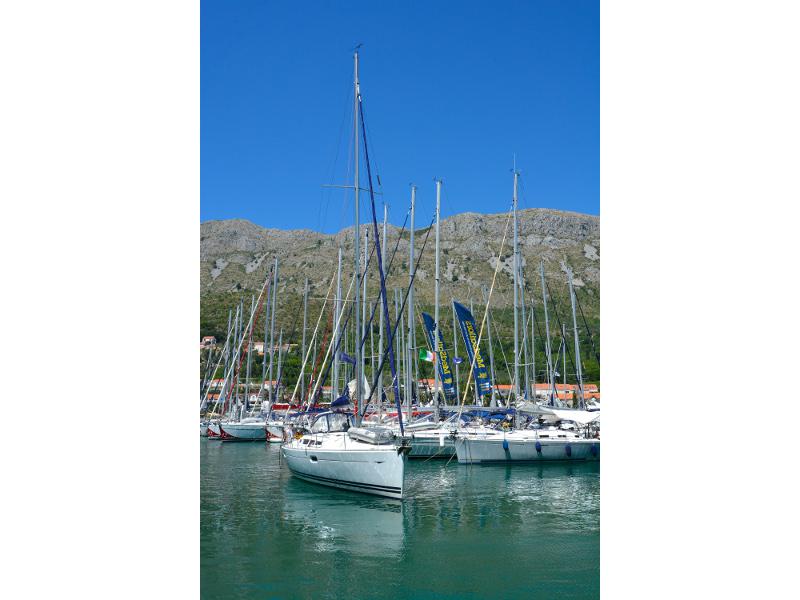 Book yachts online - sailboat - Sun Odyssey 42i - Sea Kiss - rent