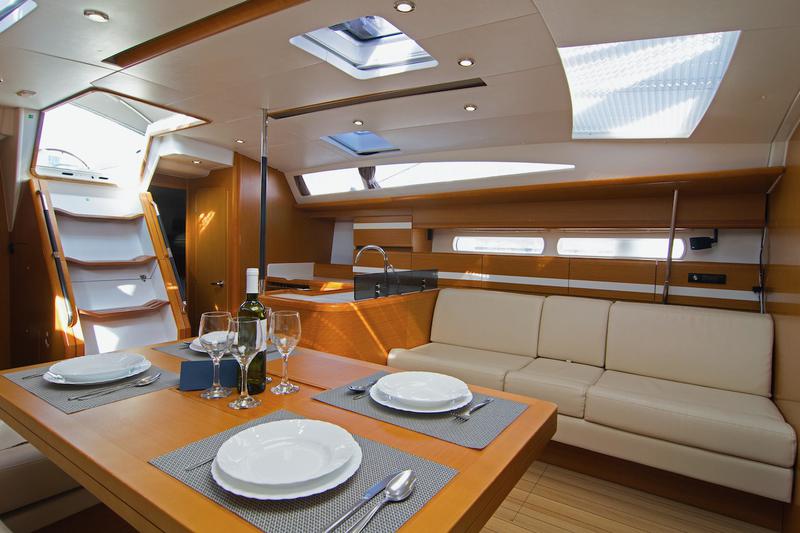 Book yachts online - sailboat - Jeanneau 53 - Omega Kiss  - rent