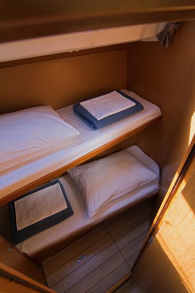 Book yachts online - sailboat - Jeanneau 53 - Omega Kiss  - rent