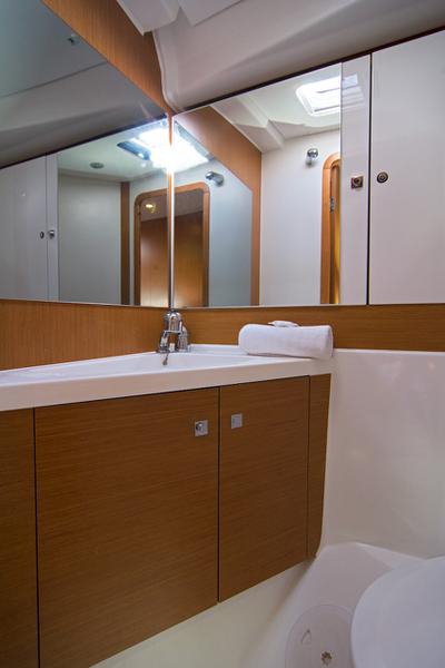 Book yachts online - sailboat - Jeanneau 53 - Omega Kiss  - rent