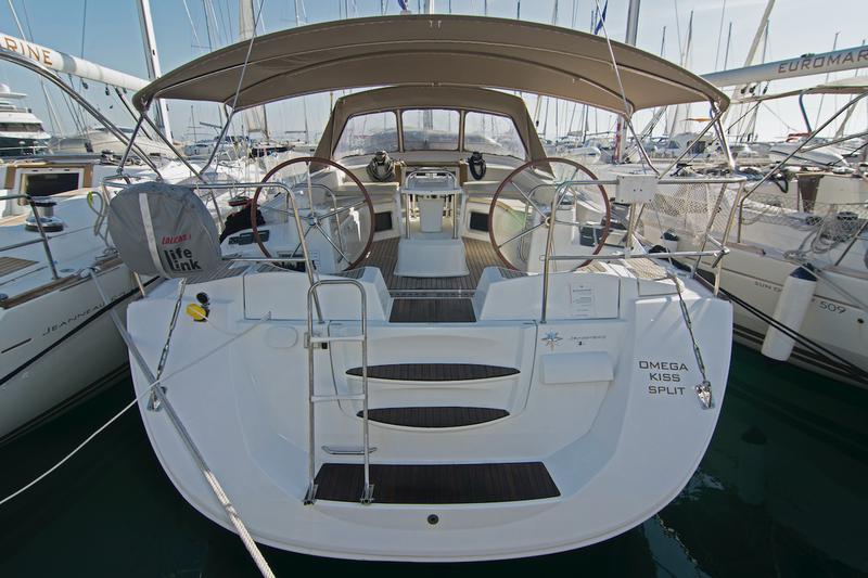 Book yachts online - sailboat - Jeanneau 53 - Omega Kiss  - rent
