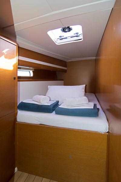 Book yachts online - sailboat - Jeanneau 53 - Omega Kiss  - rent