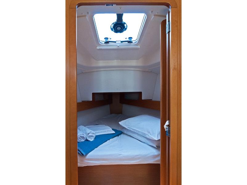 Book yachts online - sailboat - Sun Odyssey 33i - Buena Suerte - rent