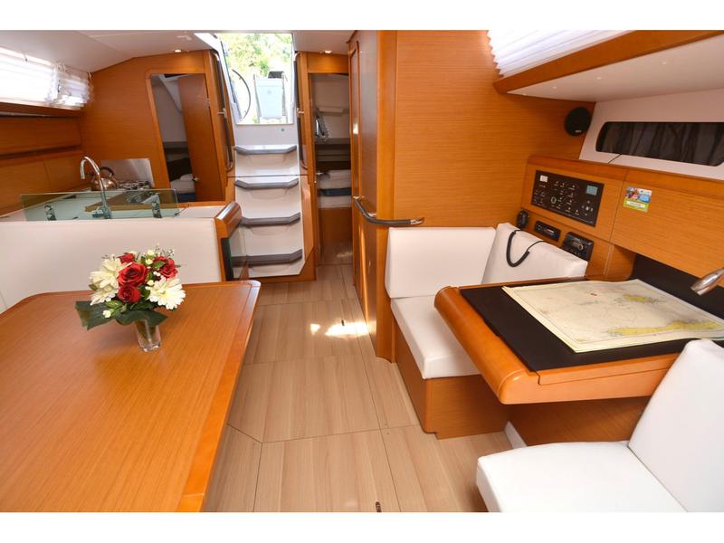 Book yachts online - sailboat - Sun Odyssey 419 - Red Kiss - rent