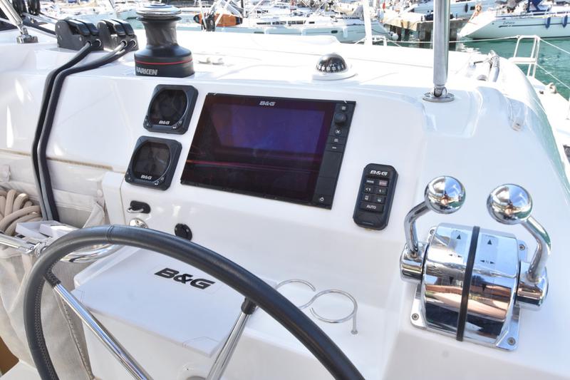 Book yachts online - catamaran - Lagoon 39 - Bakus - rent