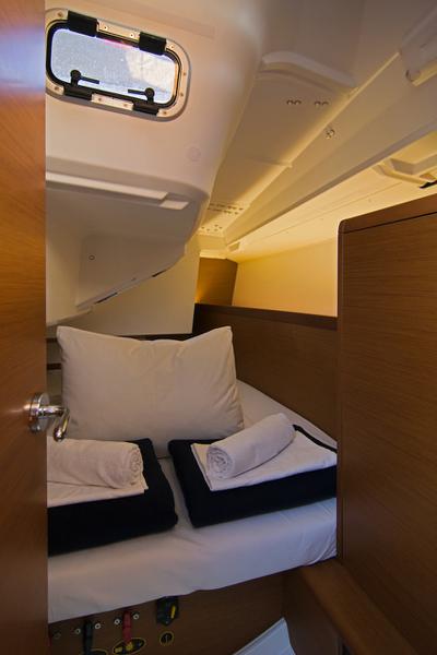 Book yachts online - sailboat - Sun Odyssey 349 - Cha-Cha - rent