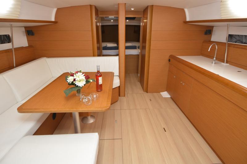 Book yachts online - sailboat - Sun Odyssey 479 - Black Kiss - rent