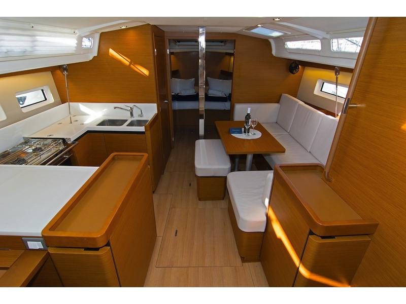 Book yachts online - sailboat - Sun Odyssey 440 - Tanpopo - rent