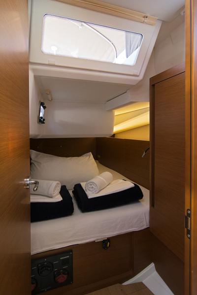 Book yachts online - sailboat - Sun Odyssey 440 - Tanpopo - rent