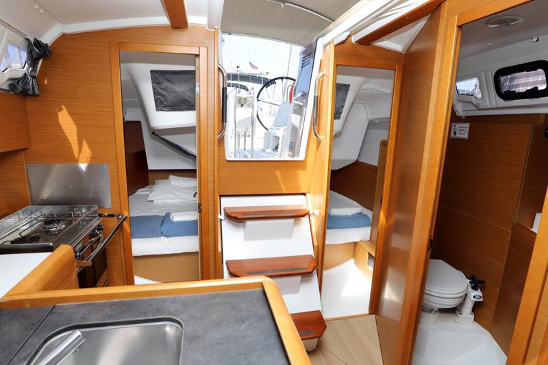 Book yachts online - sailboat - Sun Odyssey 349 - Alfa Kiss - rent