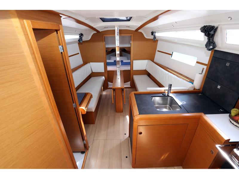 Book yachts online - sailboat - Sun Odyssey 349 - Alfa Kiss - rent