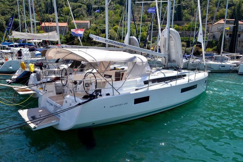 Book yachts online - sailboat - Sun Odyssey 440 - Sigma Kiss - rent