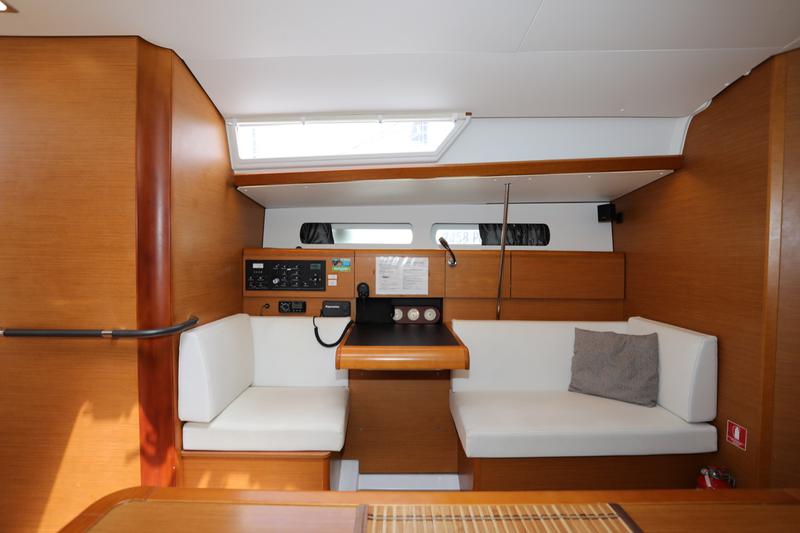 Book yachts online - sailboat - Sun Odyssey 449 - White Kiss - rent