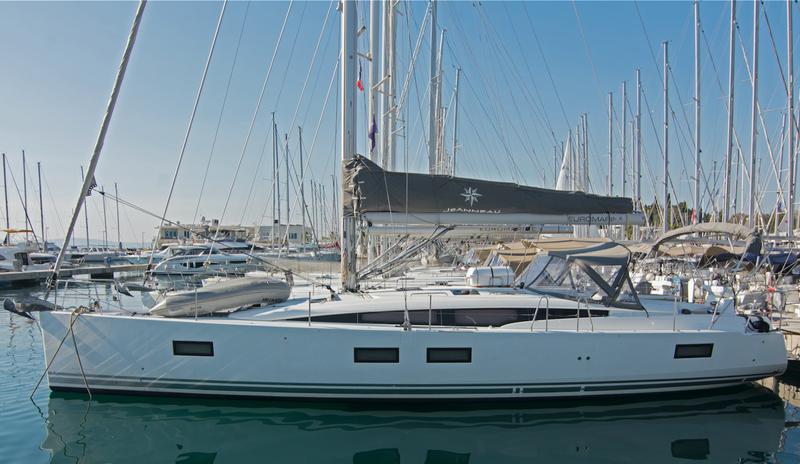 Book yachts online - sailboat - Jeanneau 51 "LUXE" - Alkatan - rent