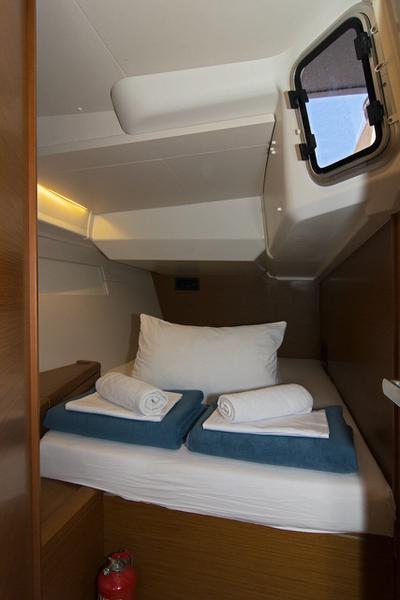 Book yachts online - sailboat - Jeanneau 51 "LUXE" - Alkatan - rent