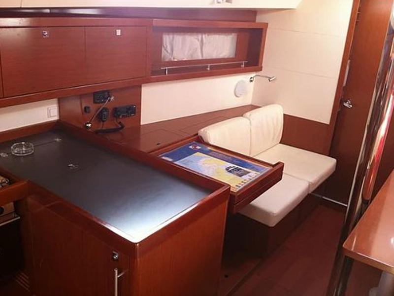 Book yachts online - sailboat - Oceanis 41 S - Slunicko - rent