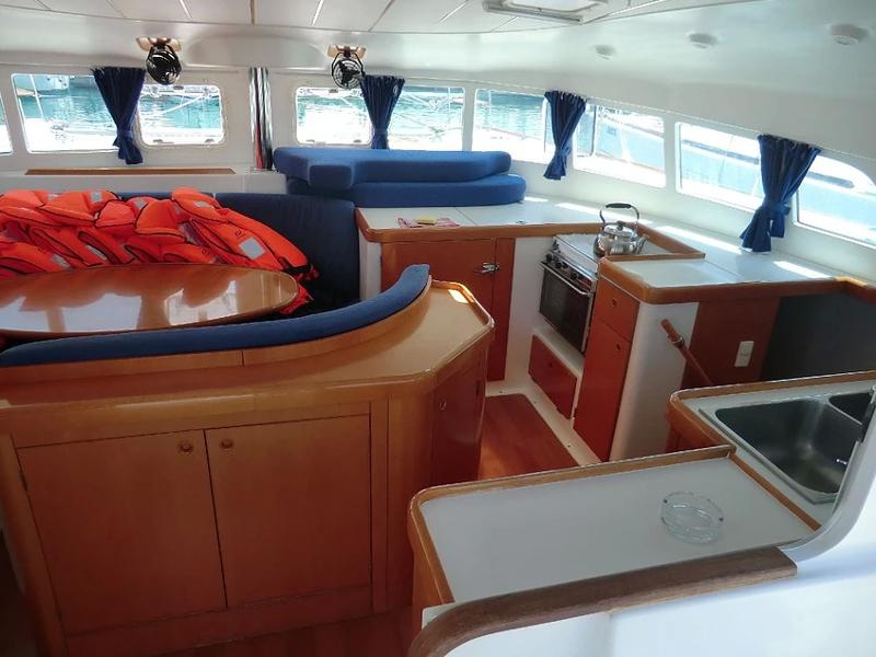 Book yachts online - catamaran - Lagoon 410 - Gemini - rent