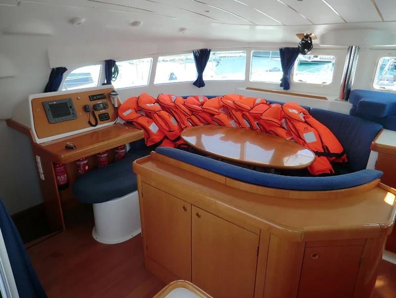 Book yachts online - catamaran - Lagoon 410 - Gemini - rent