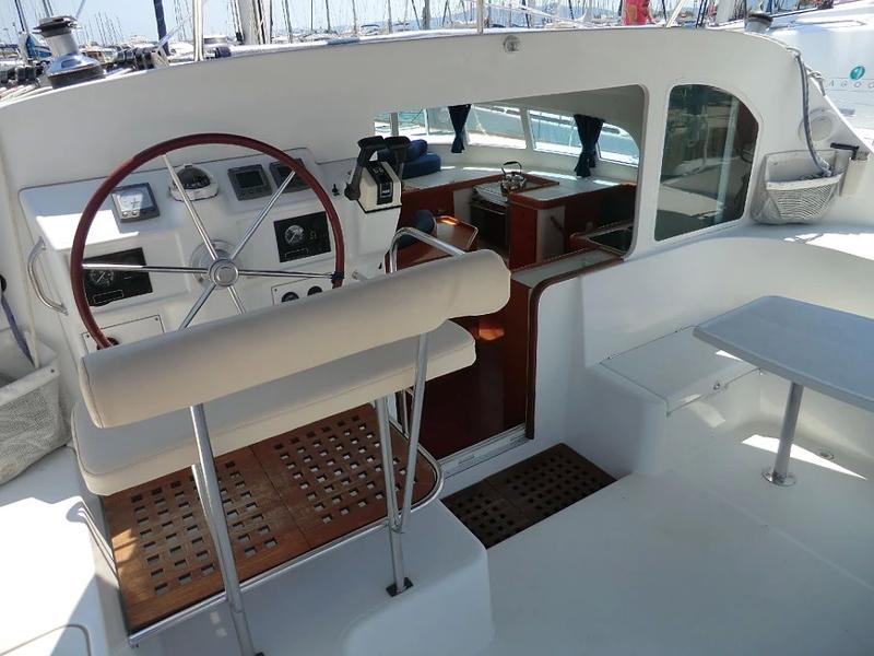 Book yachts online - catamaran - Lagoon 410 - Gemini - rent