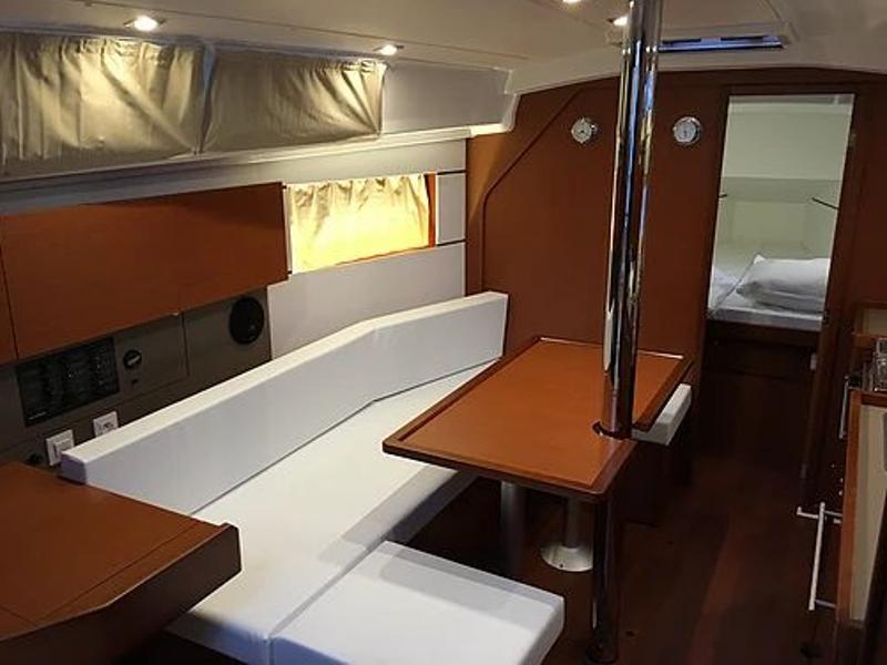 Book yachts online - sailboat - Oceanis 35 - Vendy - rent