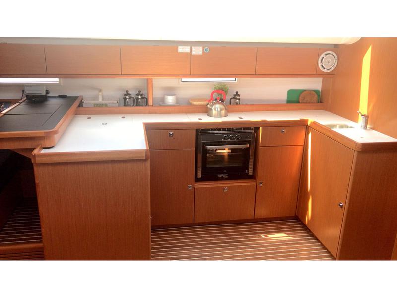 Book yachts online - sailboat - Bavaria Cruiser 51 - Lina - rent