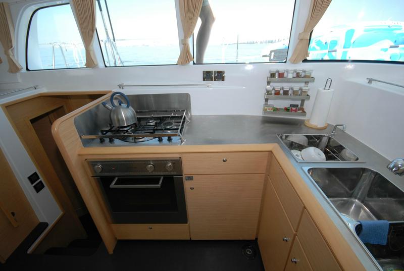 Book yachts online - catamaran - Lagoon 500 - Infinity - rent