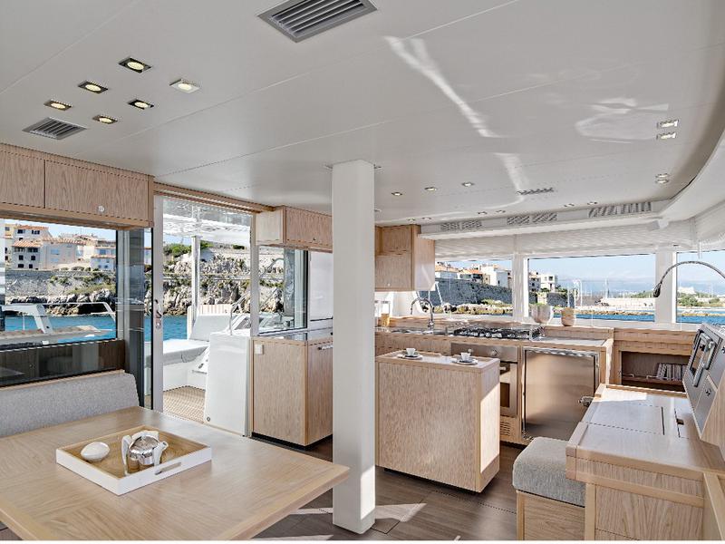 Book yachts online - catamaran - Lagoon 52 Sportop - NINA V - rent