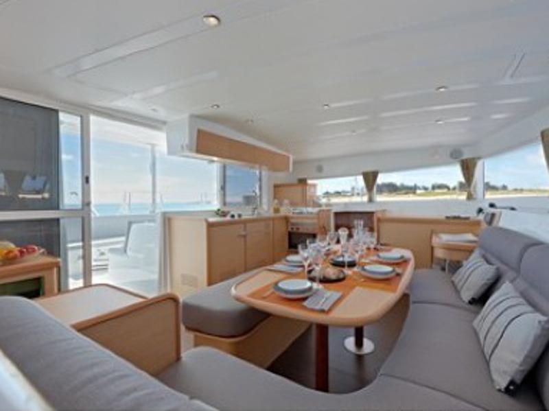 Book yachts online - catamaran - Lagoon 42 - MANGO IV - rent