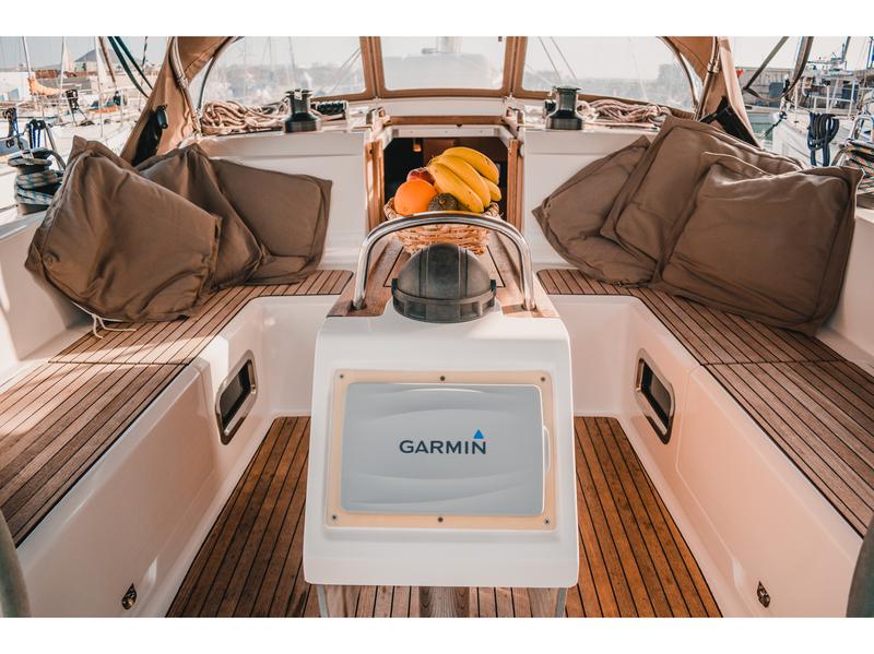 Book yachts online - sailboat - Bavaria Cruiser 46 - CARLOTTA - rent