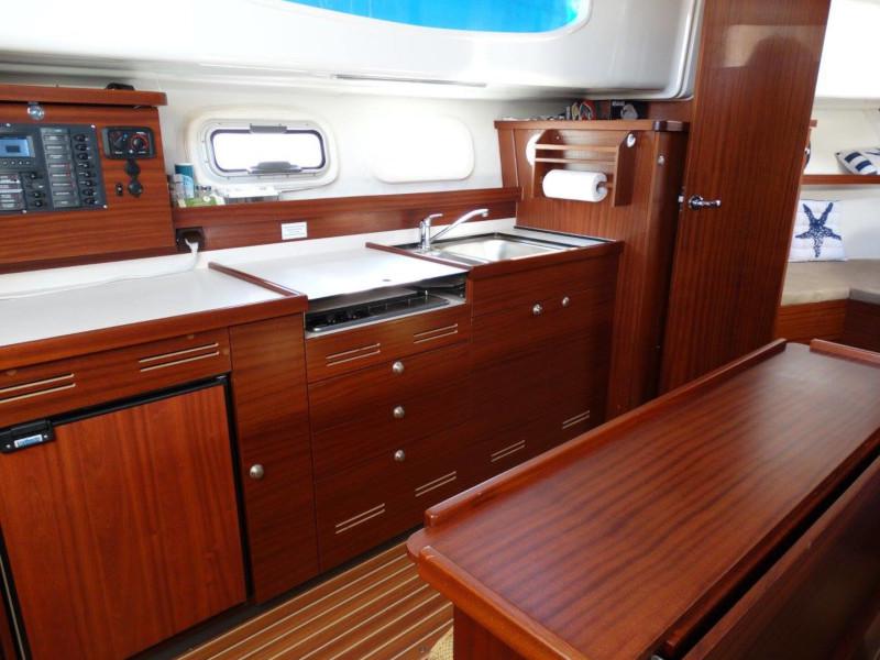 Book yachts online - motorboat - Delphia 1050 Escape - Nani - rent
