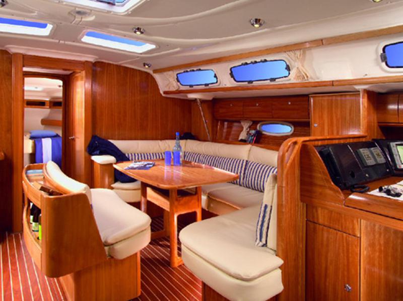 Book yachts online - sailboat - Bavaria 46 Cruiser - La Luna - rent