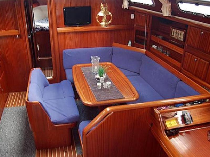 Book yachts online - sailboat - Bavaria 42 - Okey Dokey - rent