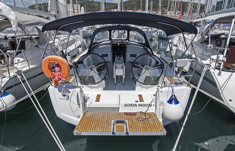 Book yachts online - sailboat - Sun Odyssey 349 - Adria Moon - rent