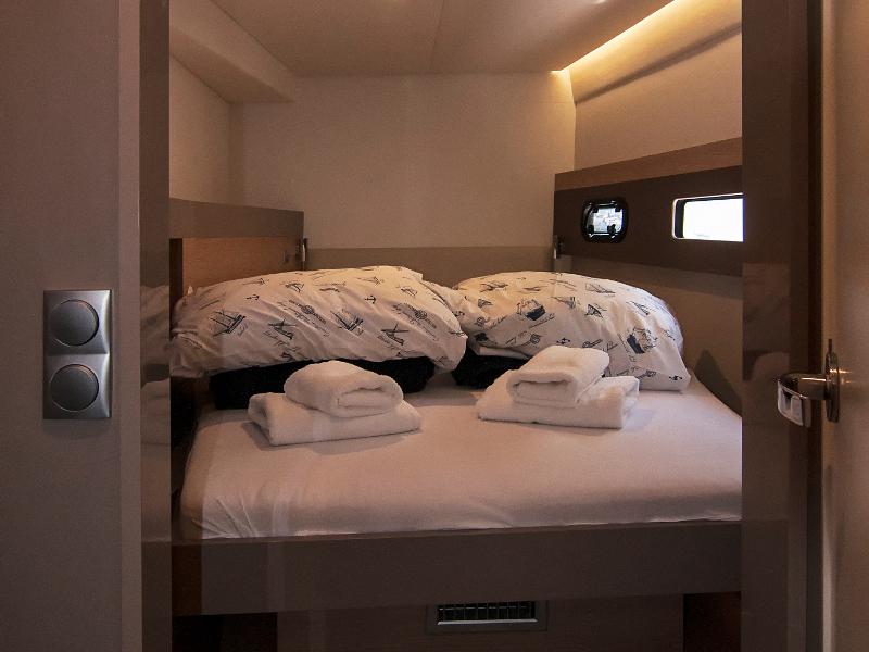 Book yachts online - catamaran - Bali 4.5 - Adria Nikita - rent