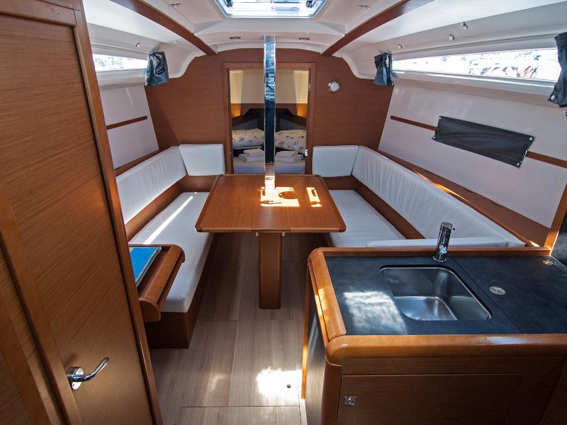 Book yachts online - sailboat - Sun Odyssey 349 - Lucy Kiss - rent