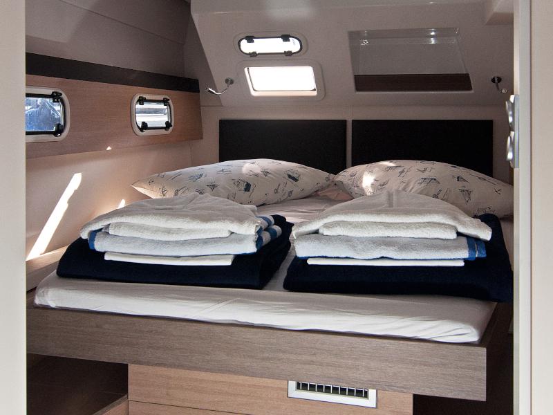 Book yachts online - catamaran - Bali 4.5 - Adria Chicha - rent