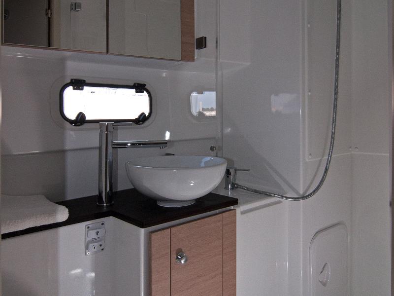 Book yachts online - catamaran - Bali 4.5 - Adria Chicha - rent