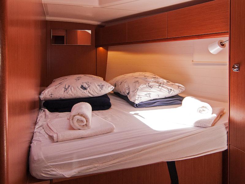 Book yachts online - sailboat - Bavaria Cruiser 46 - Adria Sonja - rent