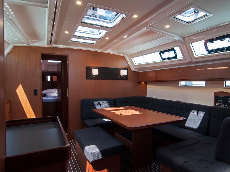 Book yachts online - sailboat - Bavaria Cruiser 46 - Adria Sonja - rent