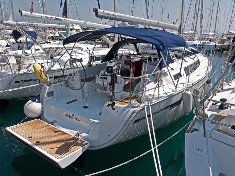 Book yachts online - sailboat - Bavaria 37 Cruiser - Adria Sun - rent