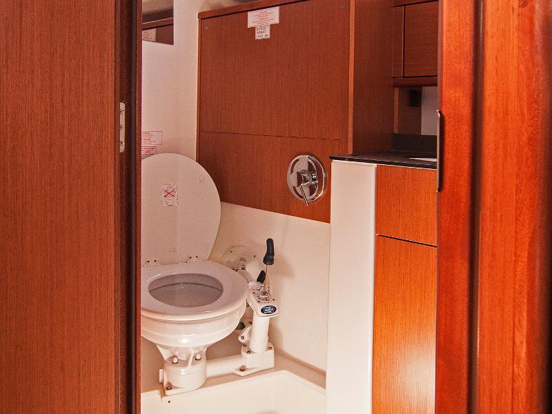 Book yachts online - sailboat - Bavaria Cruiser 51 - Adria Ivana - rent