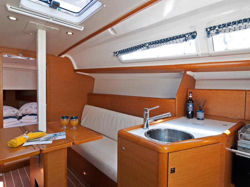 Book yachts online - sailboat - Sun Odyssey 33i - Kiki Kiss - rent