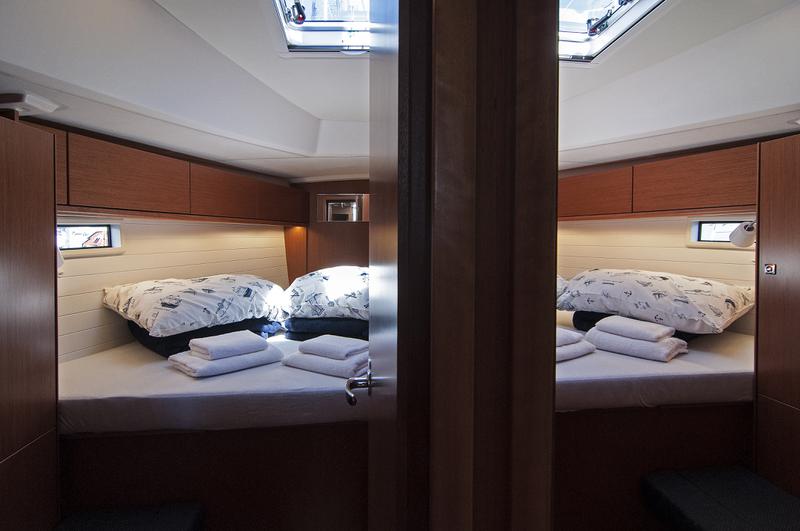 Book yachts online - sailboat - Bavaria Cruiser 46 - Adria Myriam - rent