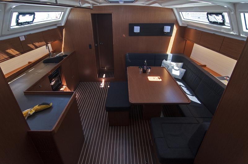 Book yachts online - sailboat - Bavaria Cruiser 46 - Adria Myriam - rent