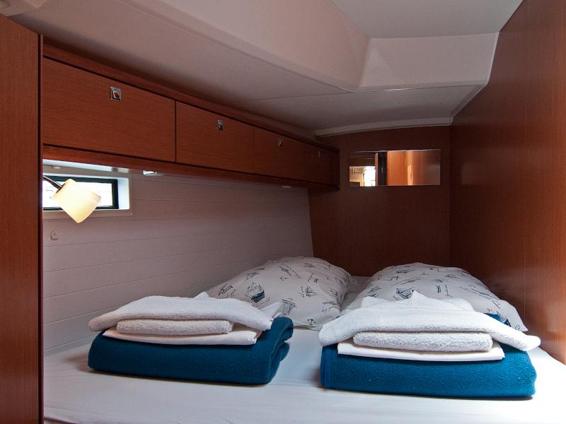 Book yachts online - sailboat - Bavaria Cruiser 46 - Brilliant Kiss - rent