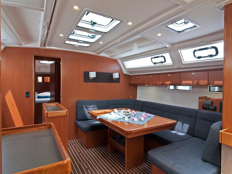 Book yachts online - sailboat - Bavaria Cruiser 46 - Brilliant Kiss - rent