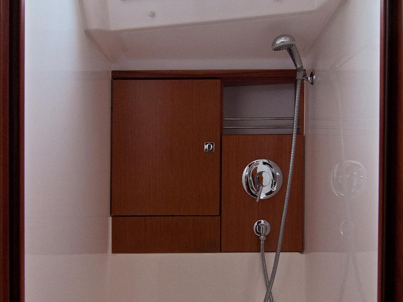 Book yachts online - sailboat - Bavaria Cruiser 46 - Brilliant Kiss - rent