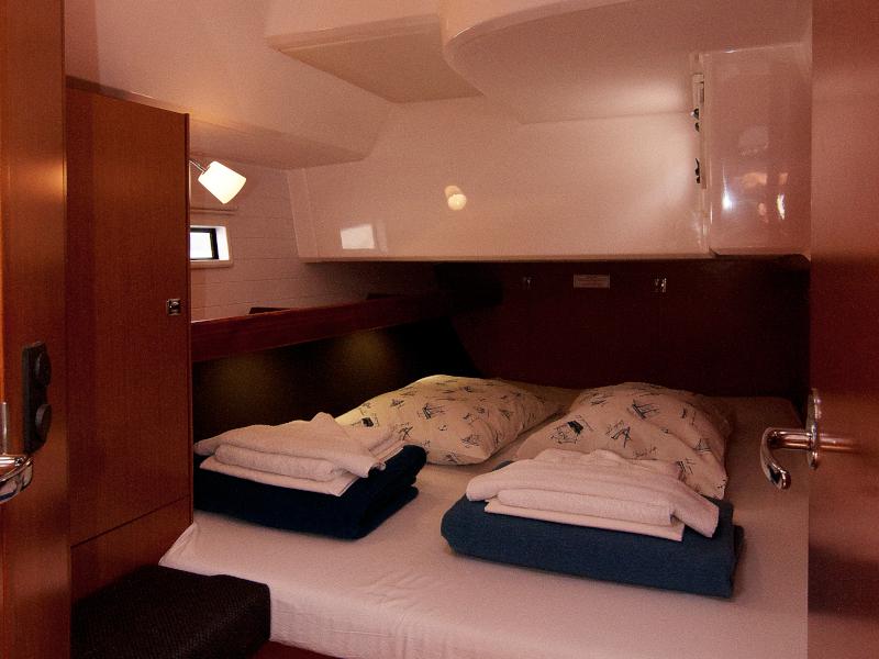 Book yachts online - sailboat - Bavaria Cruiser 46 - Brilliant Kiss - rent