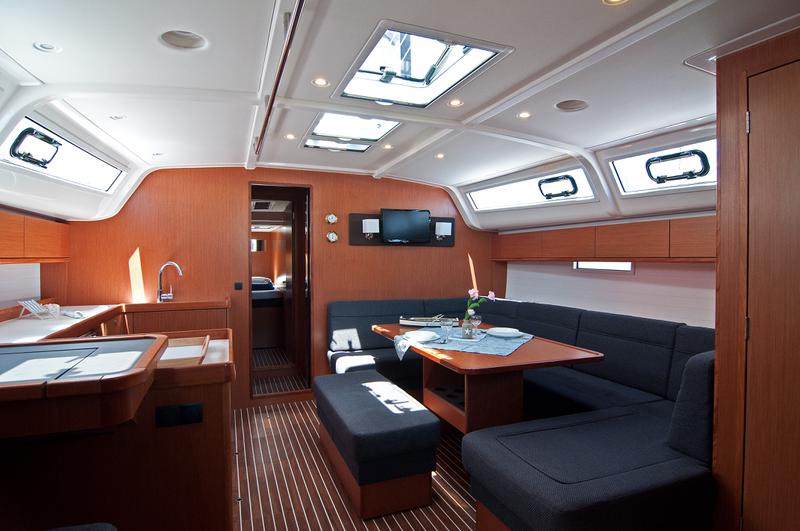 Book yachts online - sailboat - Bavaria Cruiser 51 - Adria Star - rent