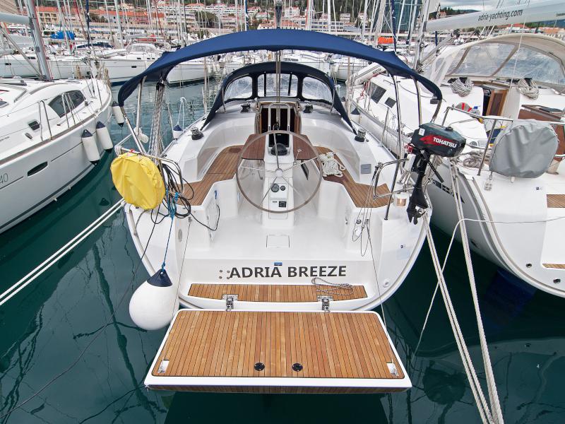 Book yachts online - sailboat - Bavaria Cruiser 33 - Adria Breeze - rent